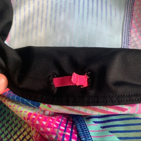 Victoria’s Secret Digi Cube Knockout Leggings - Picture 6 of 6